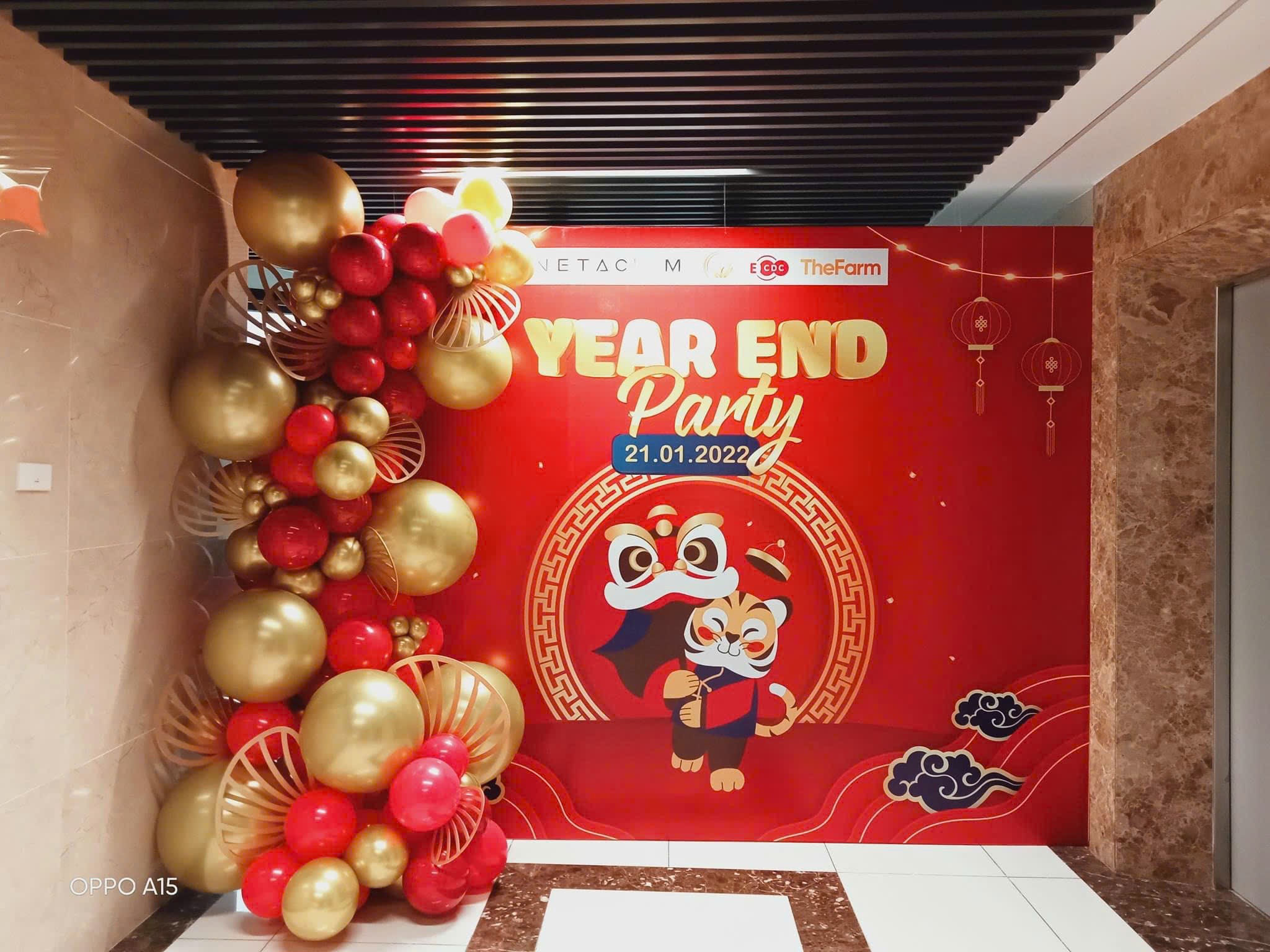 Trang trí Tết 2027 ở đường Tố Hữu, Hà Nội